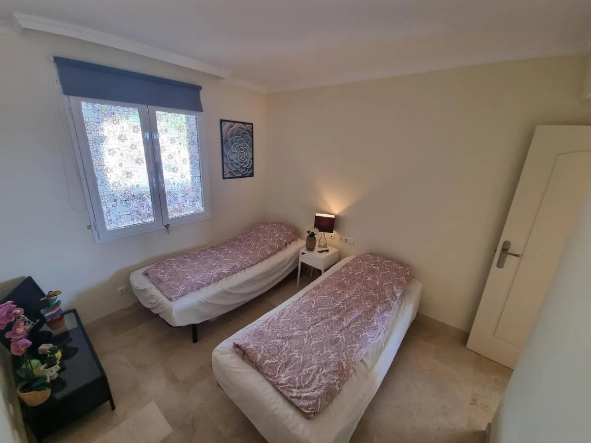 Elegant Apartment With Fantastic Views At The Top Of Calahonda Sitio de Calahonda