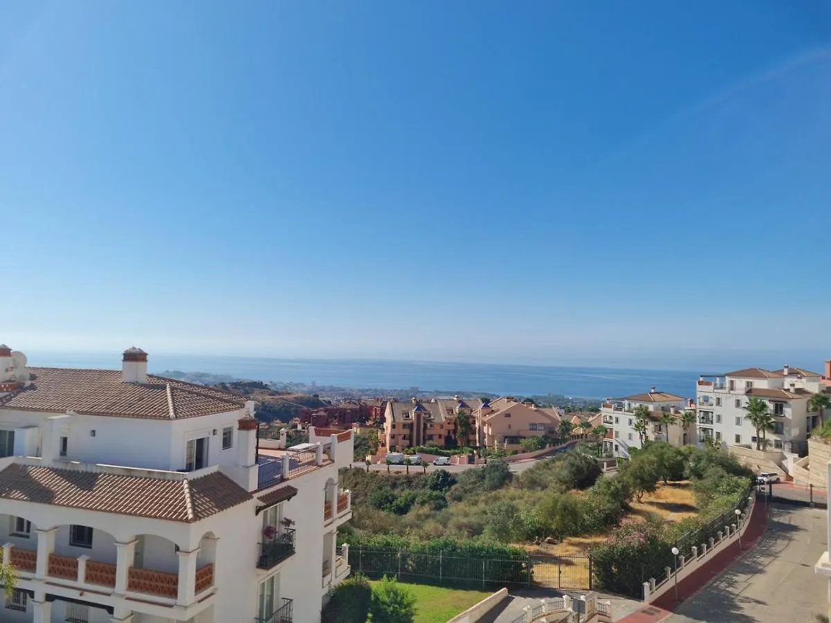 Elegant Apartment With Fantastic Views At The Top Of Calahonda Sitio de Calahonda