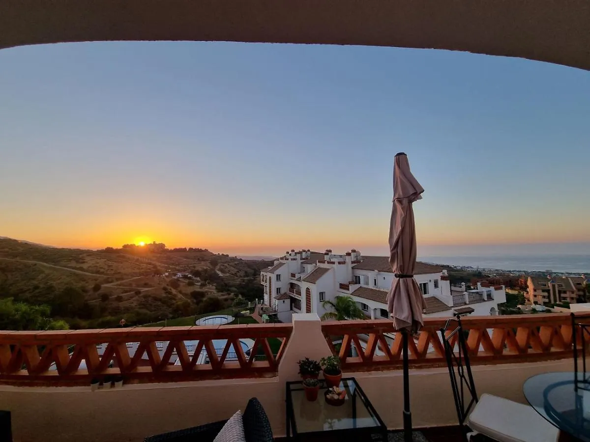 Elegant Apartment With Fantastic Views At The Top Of Calahonda Sitio de Calahonda Spanien