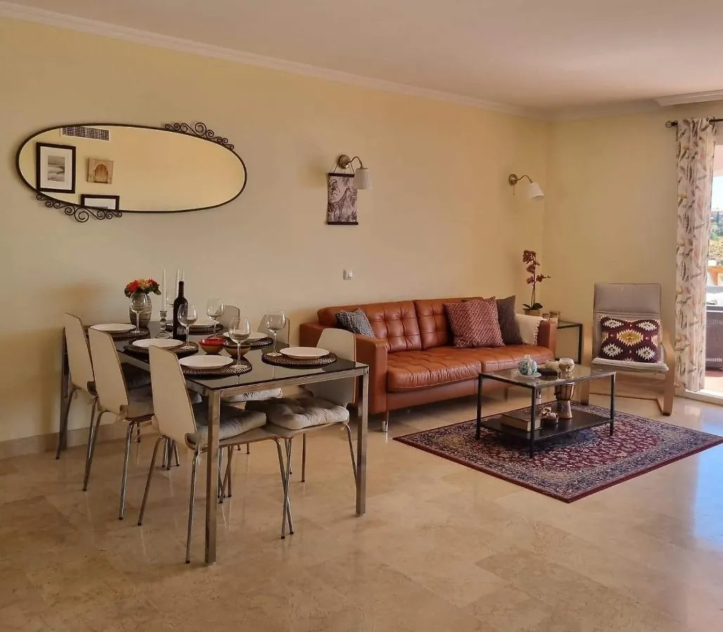 Elegant Apartment With Fantastic Views At The Top Of Calahonda Sitio de Calahonda