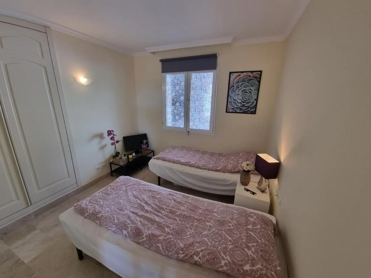 Elegant Apartment With Fantastic Views At The Top Of Calahonda Sitio de Calahonda